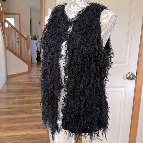 Elan Jackets & Blazers - 💋LAST CHANCE Furry vest
